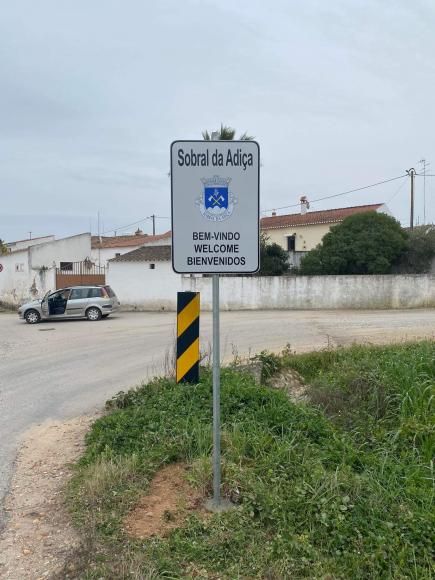 Colocação de novas placas de identificação